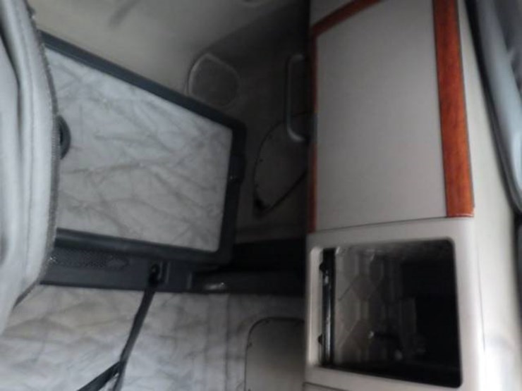 freightliner-cascadia-125-image-7