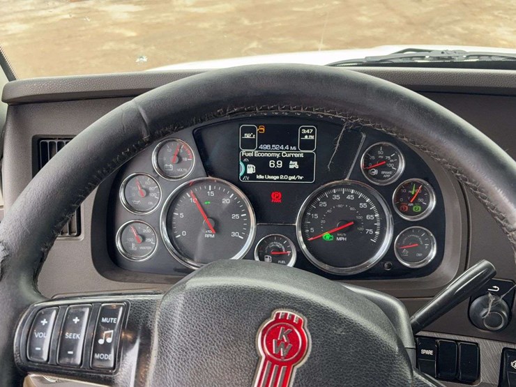 2016-kenworth-t880-image-47