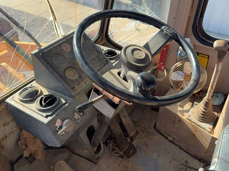 john-deere-444-image-19