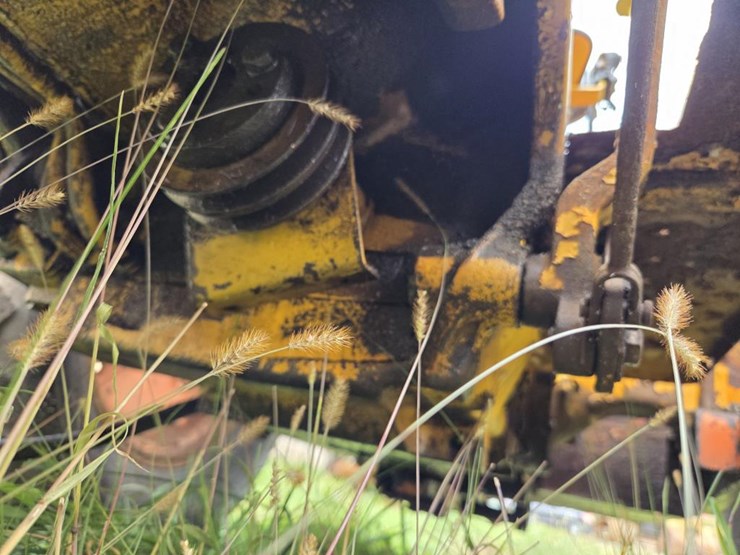 john-deere-300-image-41