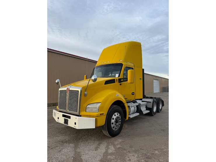 2019-kenworth-t880-image-1