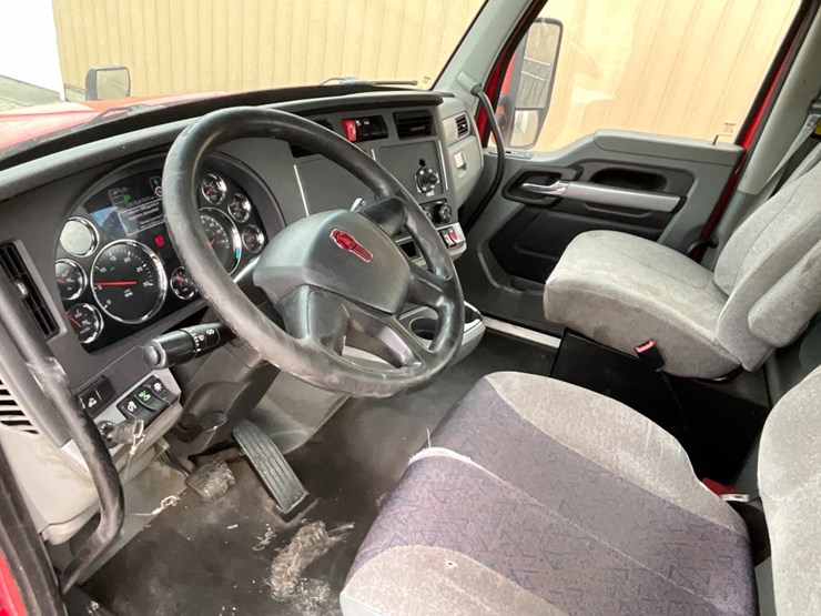 2020-kenworth-t680-image-23