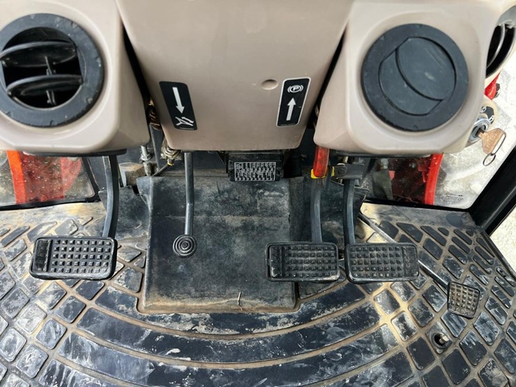 kubota-m7040hdc-image-36