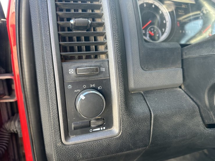 2015-dodge-ram-5500-image-27