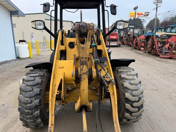 2012-caterpillar-906h-image-12