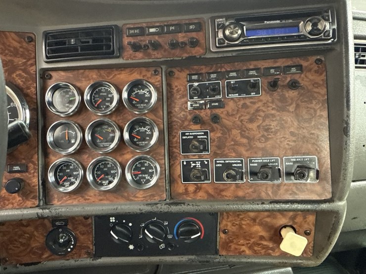 kenworth-t600-image-43