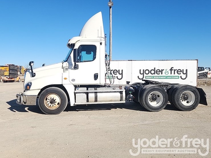 2018-freightliner-cascadia-125-image-2