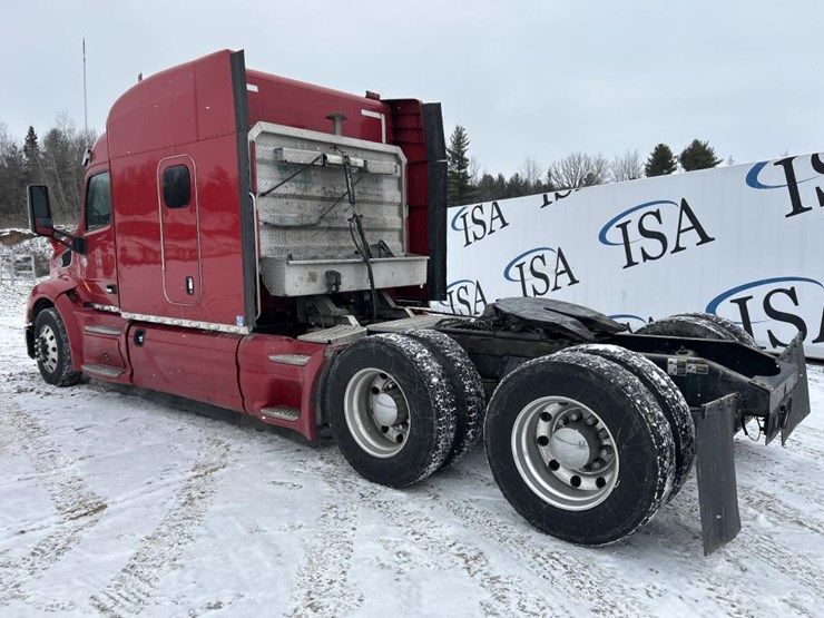 2017-peterbilt-579-image-3