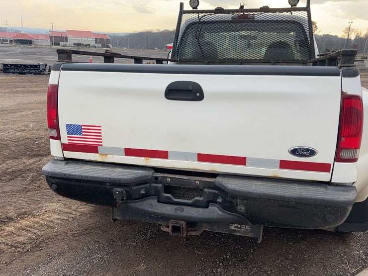 2004-ford-f350-image-13