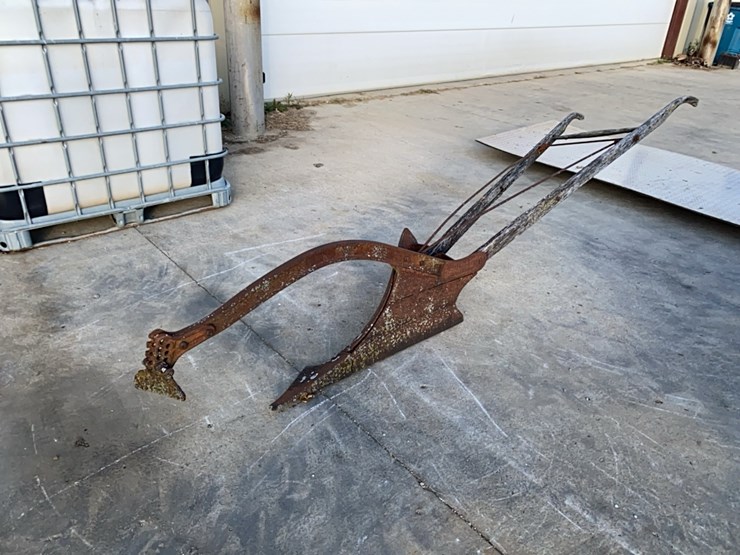 j.-f.-leury-&-sons-walking-plow-image-1