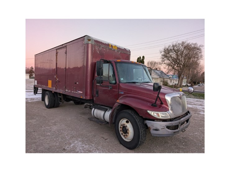 2014-international-durastar-4300-image-2