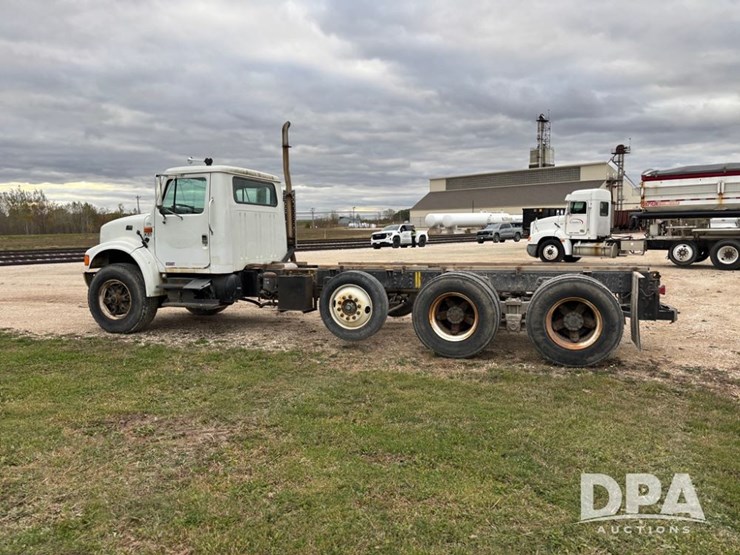 international-4900-image-12