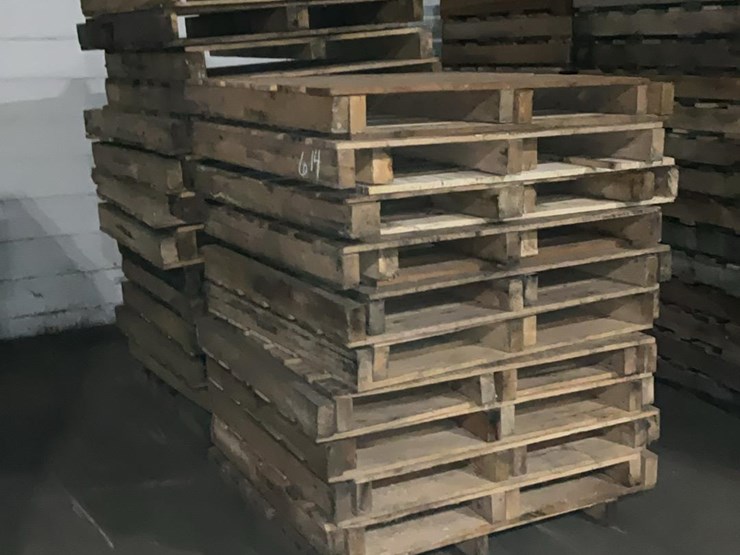 #614-•-pallets-image-1