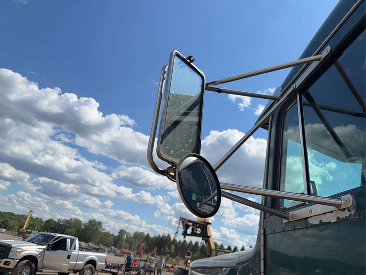 2003-peterbilt-379-image-29