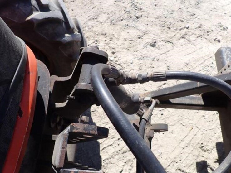 2011-kubota-m7040d-image-49