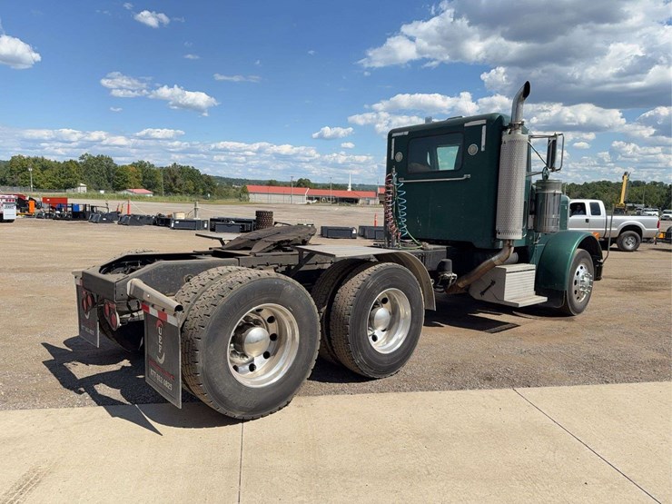2003-peterbilt-379-image-3