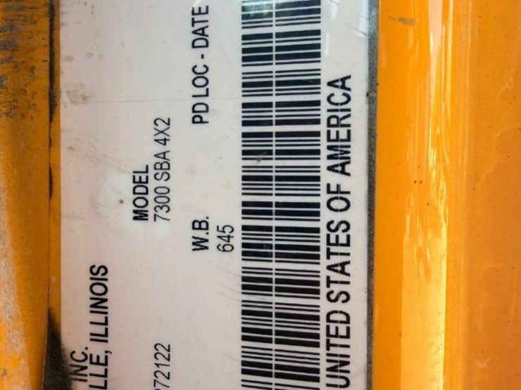 2010-international-7300-image-8