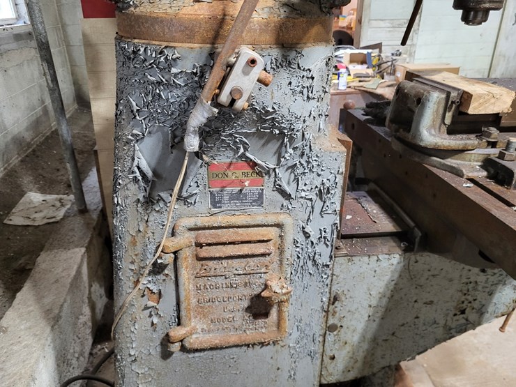 bridgeport-mill-w/phase-convertor-and-tools-image-10