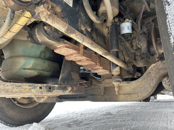 #1042-•-2000-volvo-quad-axle-dump-truck-image-34