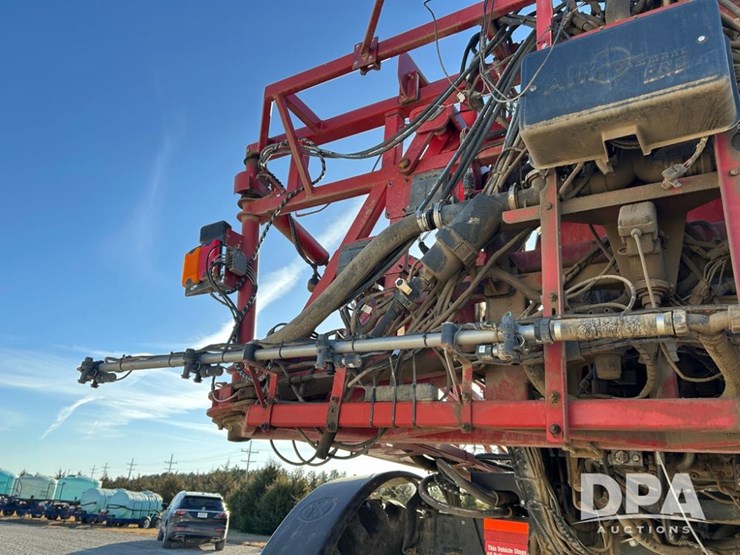 case-ih-patriot-4440-image-37