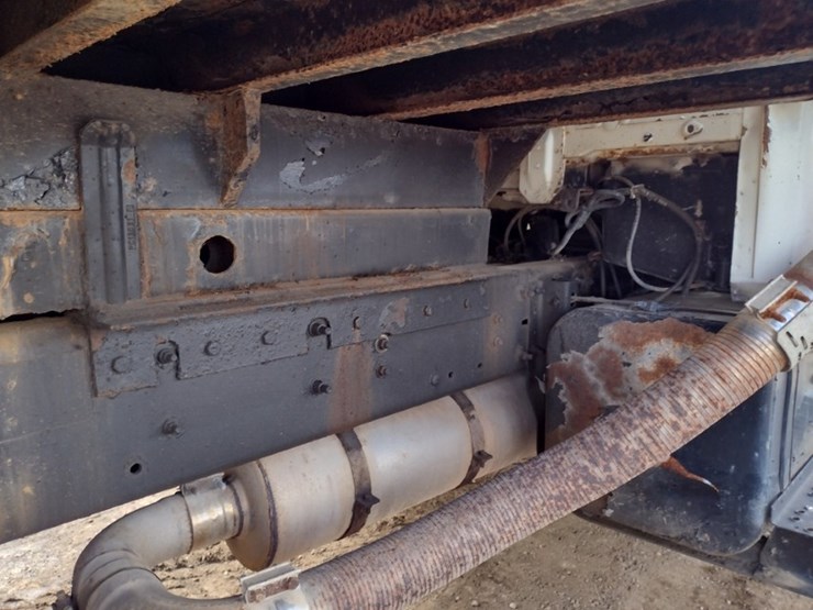 freightliner-fl70-image-35