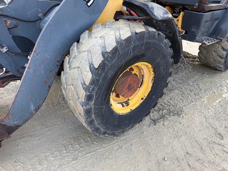 2014-deere-304k-image-13