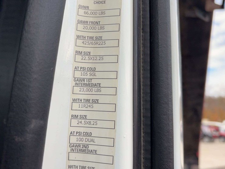 2016-kenworth-t880-image-69