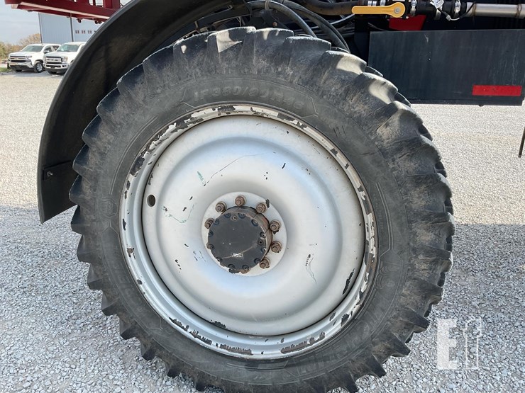 case-ih-patriot-3330-image-22