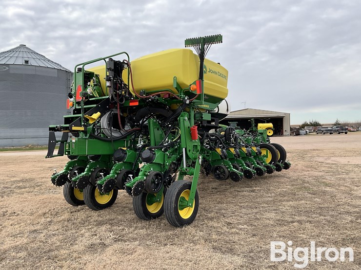 2021-john-deere-1775nt-image-5