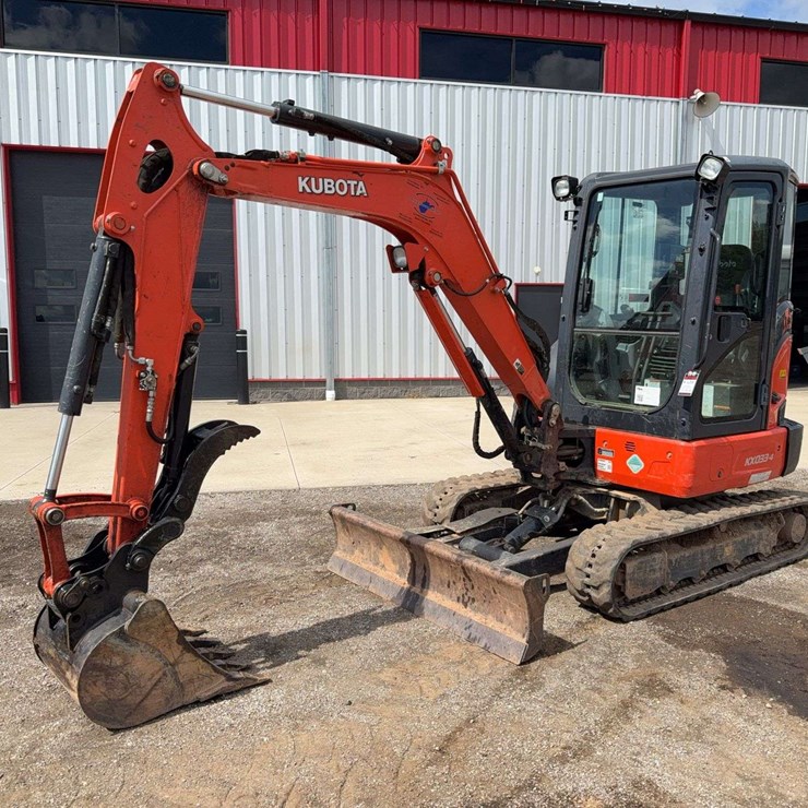 KUBOTA KX033-4