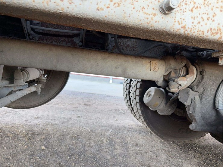 2004-peterbilt-357-image-27