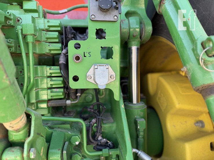 john-deere-8245r-image-12