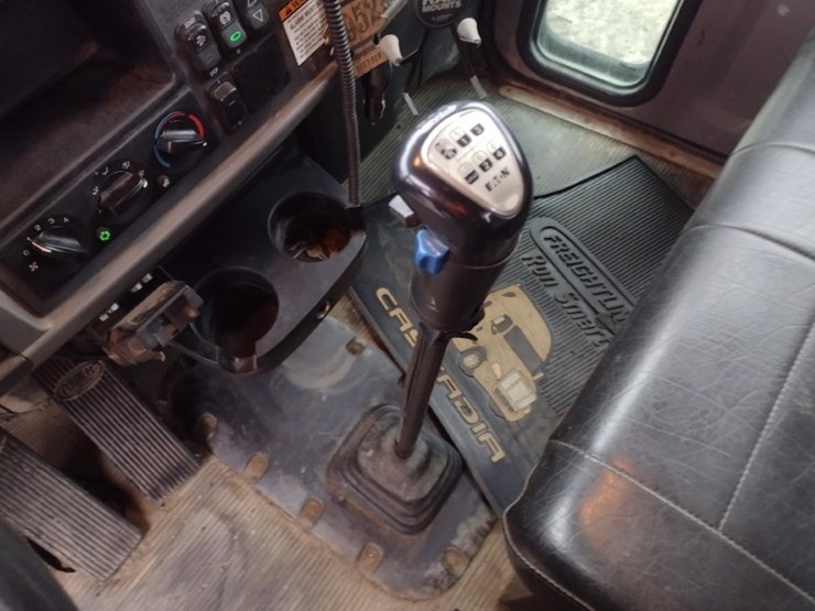 peterbilt-337-image-15