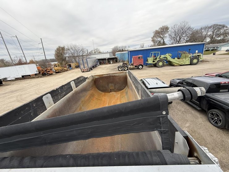 2014-kenworth-t800-image-47