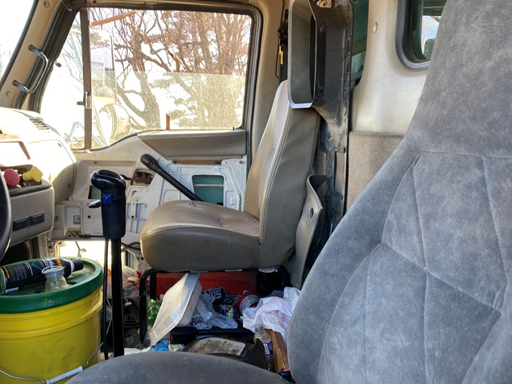 #205-•-2004-sterling-grapple-truck-(has-wi-title)-(chetek,-wi)-image-48