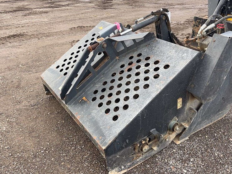 2020-caterpillar-60-image-1