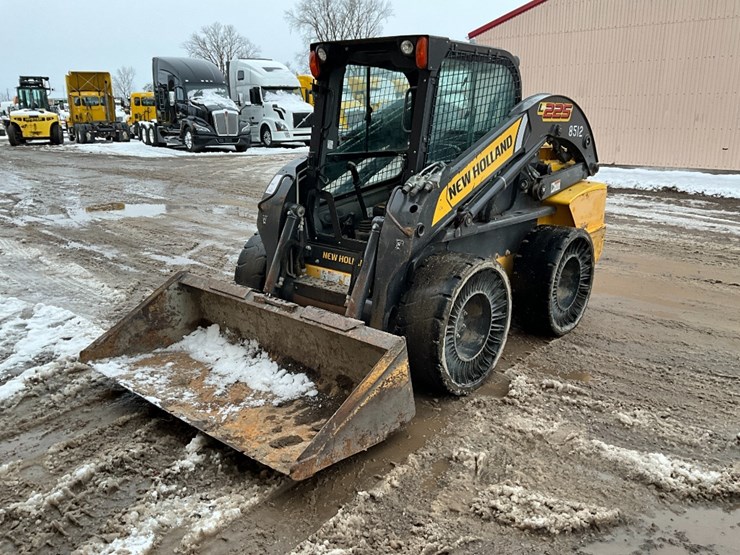 new-holland-l225-image-6