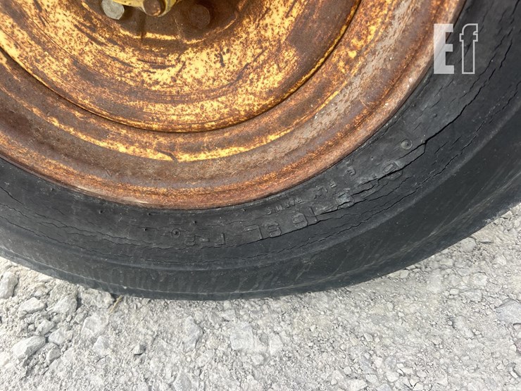 john-deere-730-image-17