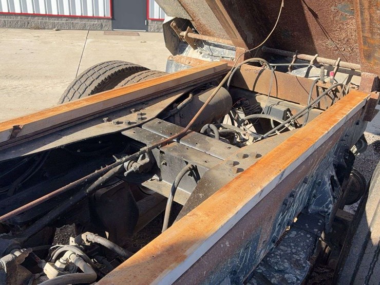 1995-ford-ltl9000-image-50