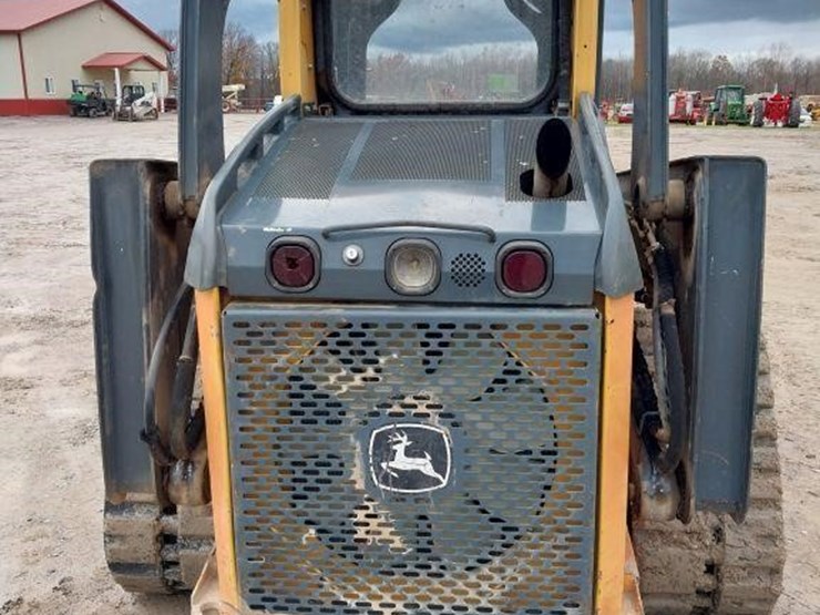 deere-319d-image-5