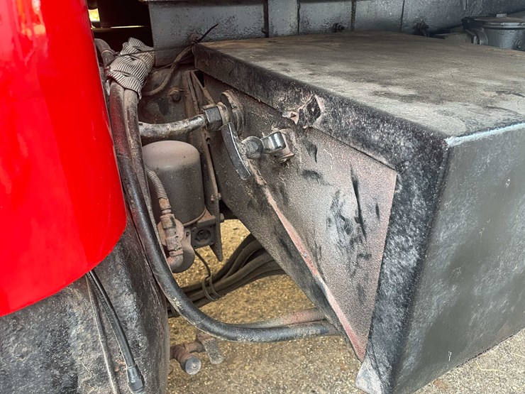 international-4900-image-14