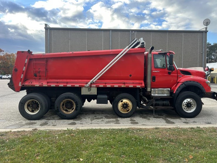 #1673-•-2002-international-workstar-tri-axle-dump-truck-image-6