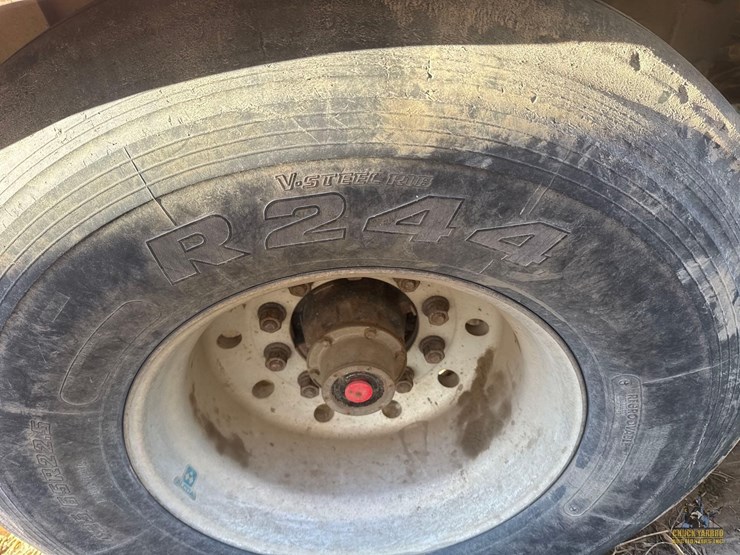 2008-meyers-boss-9136t-silage-trailer-image-14