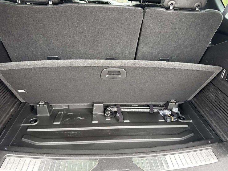 2023-gmc-yukon-denali-image-11