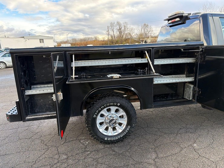 2021-ford-f350-image-9