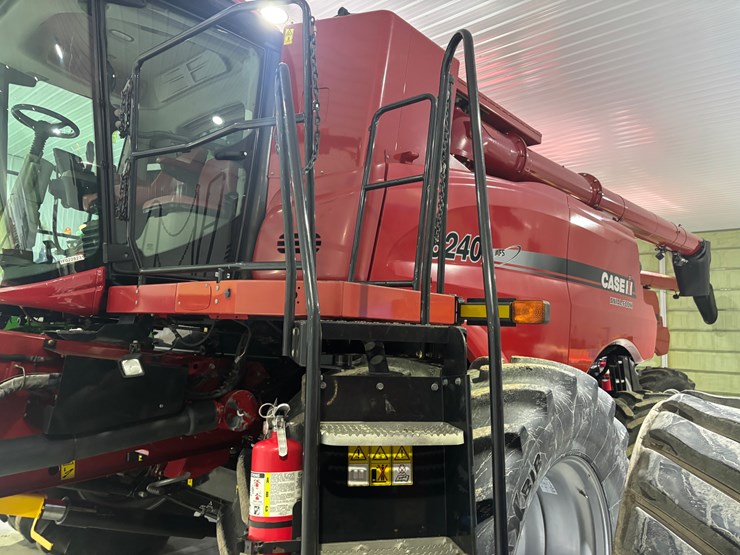 case-ih-8240-image-7