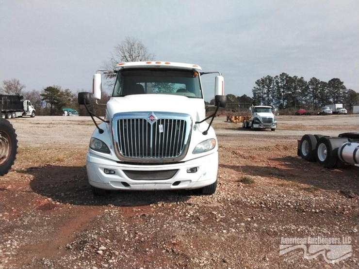 2016-international-prostar-image-2