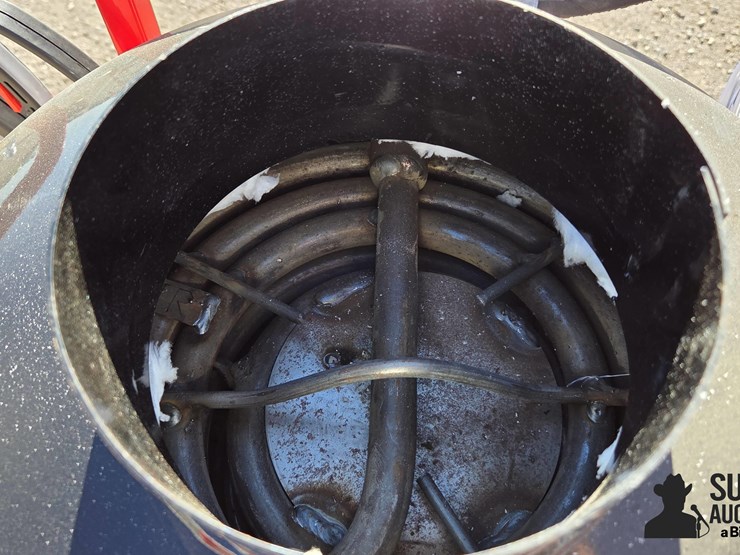 2025-magnum-4000-series-hot-water-pressure-washer-image-14