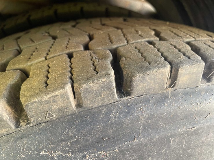 international-4900-image-34