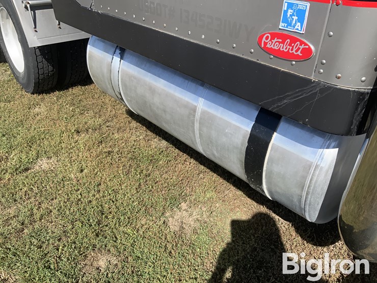 1995-peterbilt-379-image-19